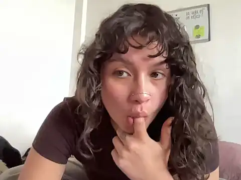 Dreana online show from December 2025 07:20:01 PM