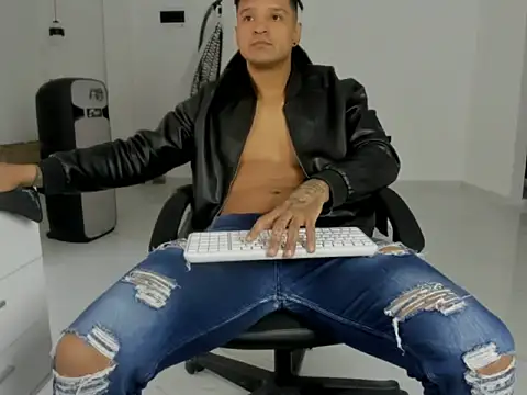 master leather online show from April 2026 06:36:01 PM