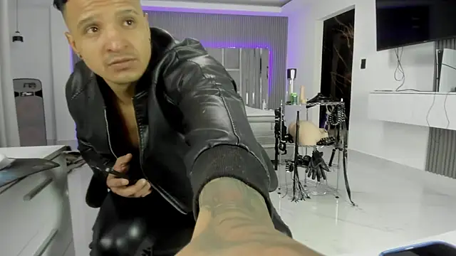 master leather online show from June 2026 12:48:02 AM