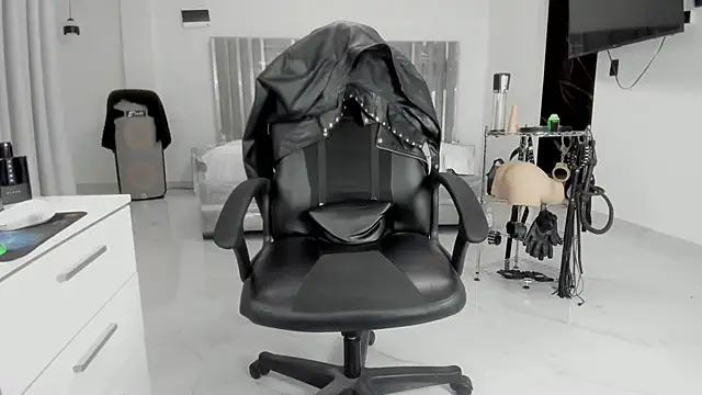 master leather online show from May 2026 02:41:01 AM