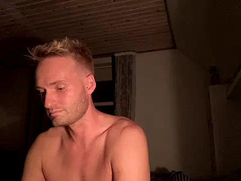 SUB-Blond online show from November 2025 08:46:02 PM