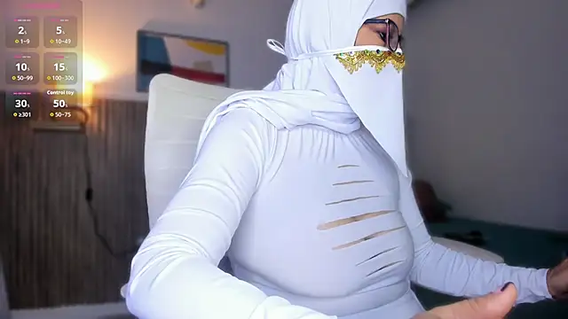 Snapshot of Hannaa_Dolly chatting on November 2025 02:04:02 AM Hannaa Dolly online show from November 2025 02:04:02 AM