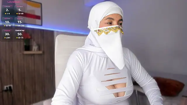 Hannaa Dolly online show from November 2025 03:51:04 AM