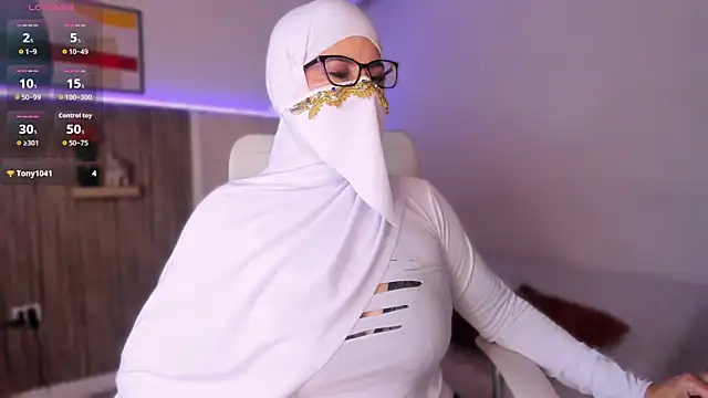 Hannaa Dolly online show from December 2025 03:01:02 AM