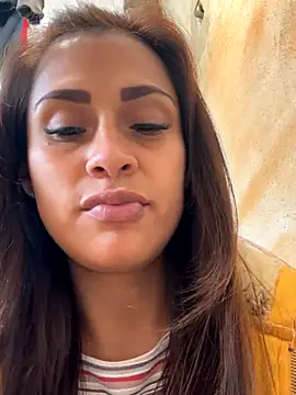 valeria absurdah online show from November 2025 07:36:01 PM