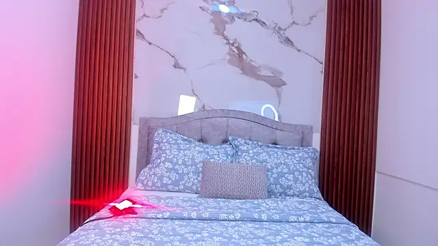 KaliBloom online show from November 2025 07:25:01 PM