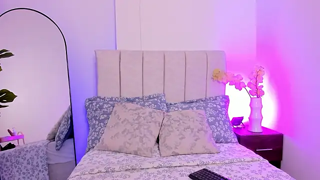 KaliBloom online show from March 2026 09:49:02 PM