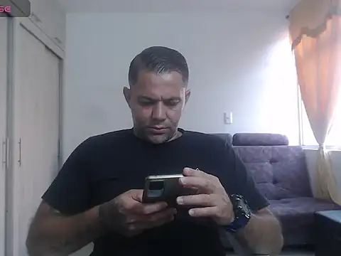 Alexander Halls online show from November 2025 01:15:01 PM