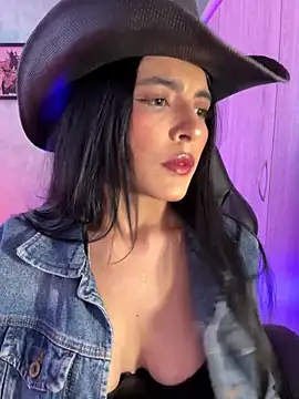 Cristal Cerati  online show from November 2025 05:38:01 PM