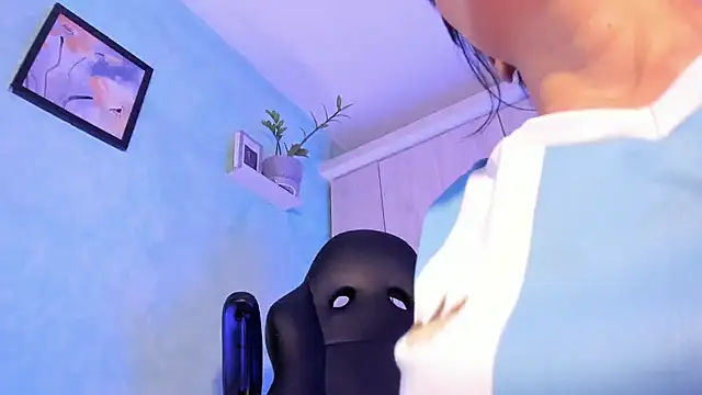 Cristal Cerati  online show from February 2026 08:39:02 PM