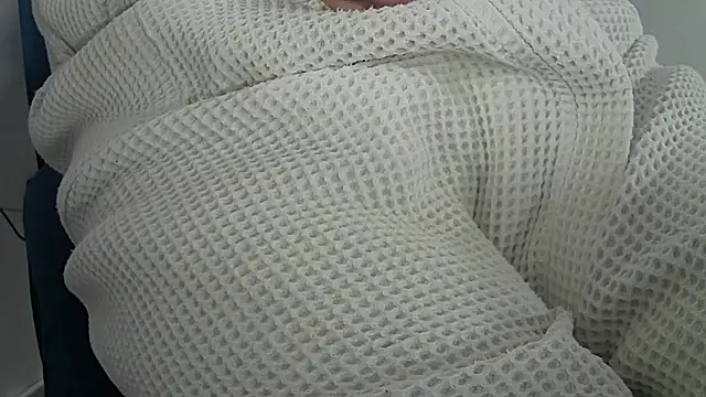 Youngboys30 online show from April 2026 10:28:01 PM