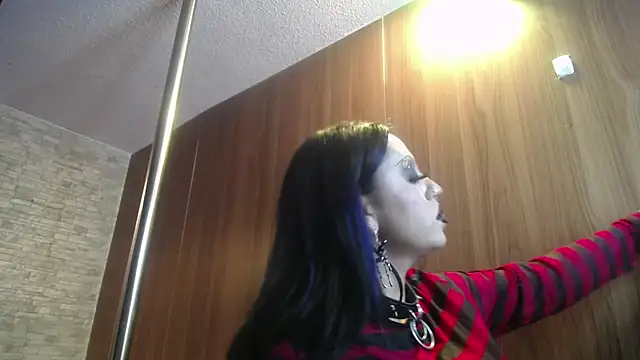 Snapshot of Belladonna_trix chatting on June 2026 07:33:01 PM Belladonna trix online show from June 2026 07:33:01 PM