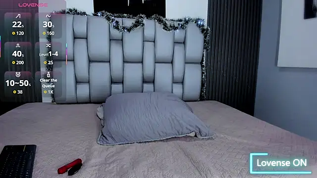 May-Clanfort online show from December 2025 12:11:01 PM