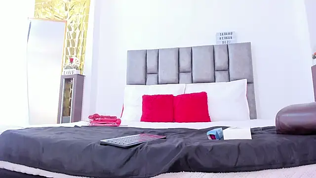 sarahhernandez online show from February 2026 03:09:01 PM