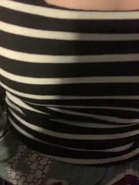 Snapshot of Winnie-sexy chatting on April 2026 10:17:02 PM Winnie-sexy online show from April 2026 10:17:02 PM