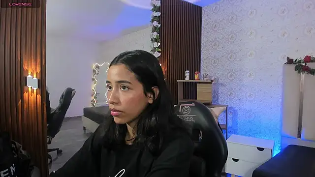 Joselyn tay online show from April 2026 07:27:01 PM
