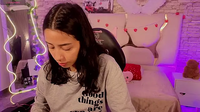 Joselyn tay online show from February 2026 12:03:02 PM