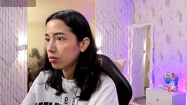 Joselyn tay online show from April 2026 12:01:01 PM