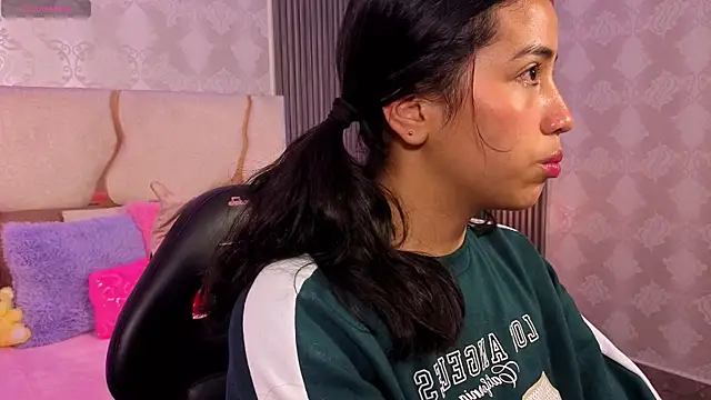 Joselyn tay online show from April 2026 12:34:02 PM