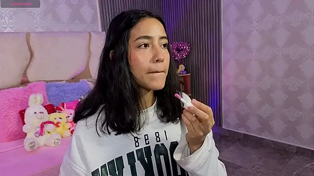 Joselyn tay online show from April 2026 12:42:02 PM