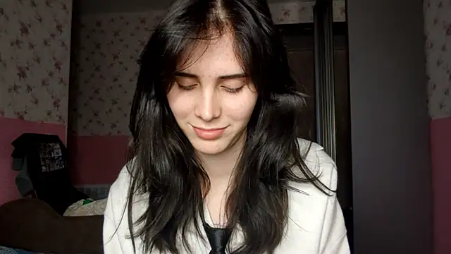 Hervell Motti online show from November 2025 04:11:01 PM