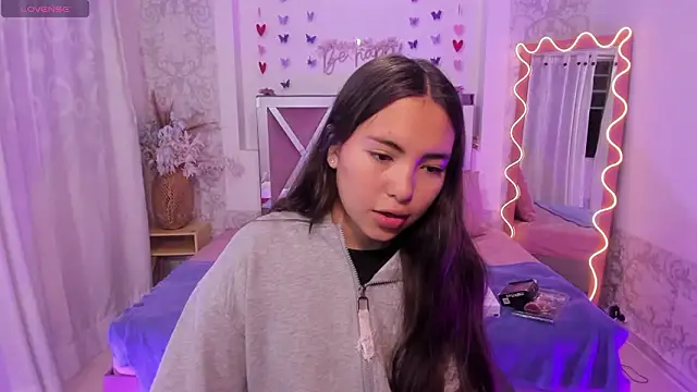 ISABELA TAY online show from March 2026 11:36:01 AM