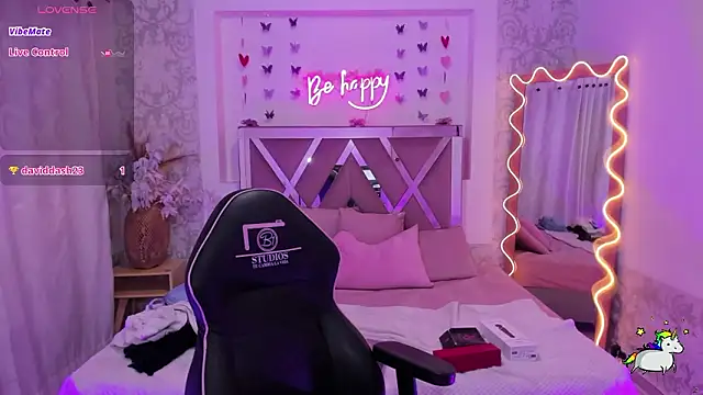 ISABELA TAY online show from March 2026 12:00:02 PM