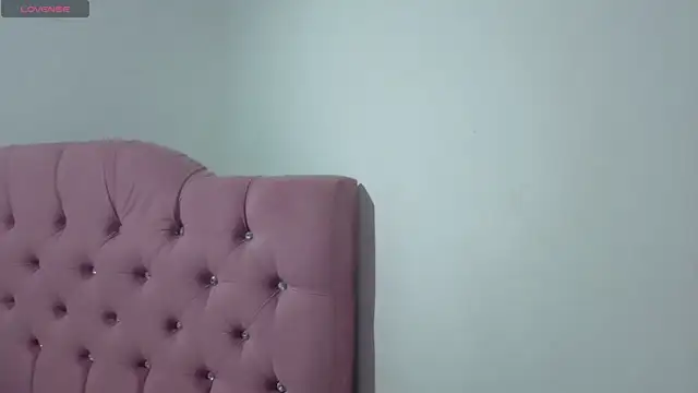 ISABELA TAY online show from April 2026 11:38:01 AM