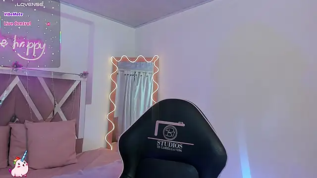 ISABELA TAY online show from December 2025 11:42:02 AM