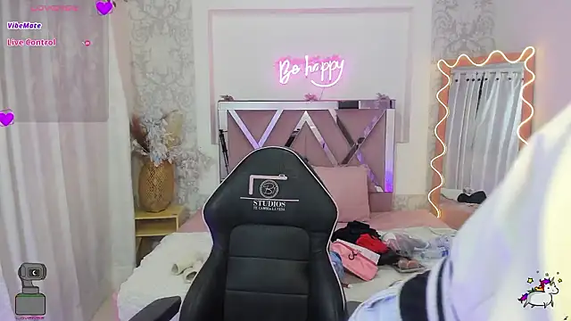 ISABELA TAY online show from February 2026 11:32:01 AM