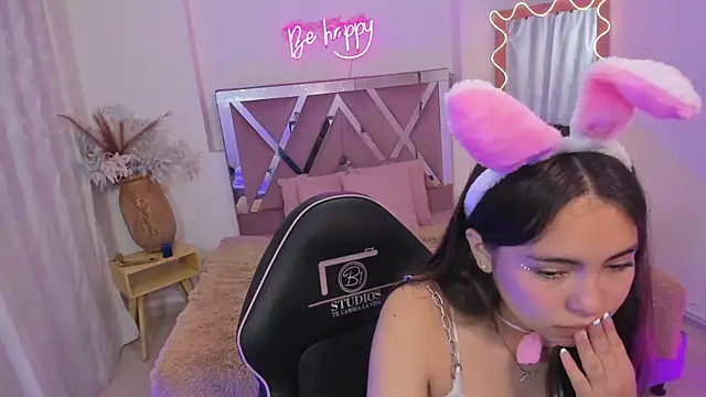 ISABELA TAY online show from November 2025 11:53:02 AM