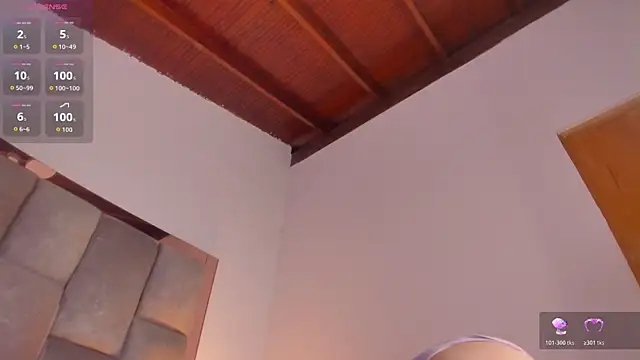 Ana Torres  online show from November 2025 08:20:01 PM