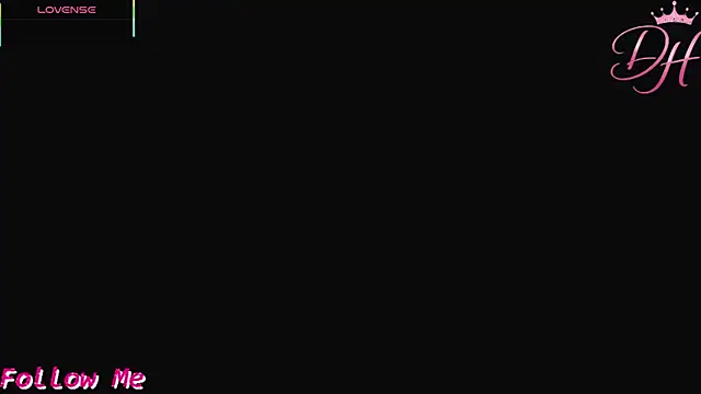 Snapshot of Daphne_Hills chatting on July 2026 06:19:01 PM Daphne Hills online show from July 2026 06:19:01 PM