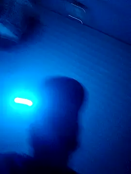 hotguy71000 online show from November 2025 07:57:01 PM