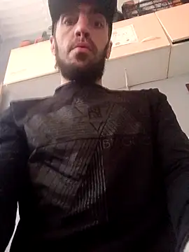 hotguy71000 online show from April 2026 04:13:02 PM