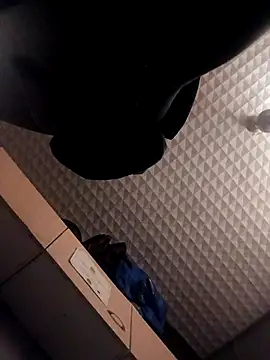 hotguy71000 online show from November 2025 03:50:02 AM