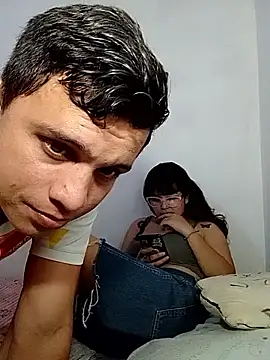 Snapshot of dulce_pareja chatting on November 2025 03:48:02 PM dulce pareja online show from November 2025 03:48:02 PM