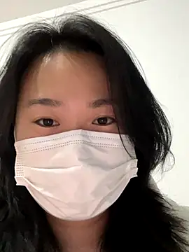 FAN-XIAOGUO online show from November 2025 08:47:02 AM