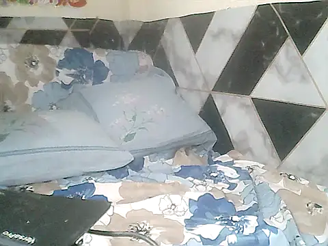 loriepinay46 online show from December 2025 11:19:01 PM