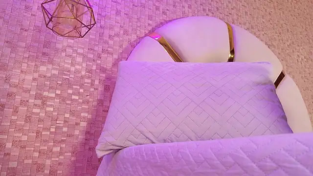 Caroline palmerr online show from April 2026 03:11:02 AM