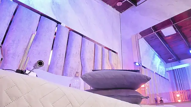 Caroline palmerr online show from January 2026 03:35:01 AM