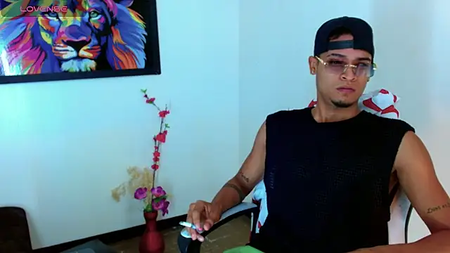 Snapshot of Isaacas_ chatting on November 2025 11:58:02 AM Isaacas online show from November 2025 11:58:02 AM