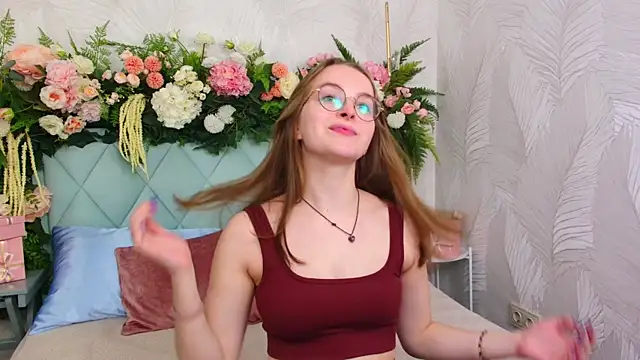 MadisonSmitt online show from December 2025 05:11:01 AM