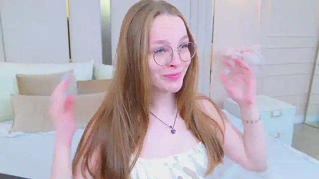 Snapshot of MadisonSmitt chatting on June 2026 05:29:02 AM MadisonSmitt online show from June 2026 05:29:02 AM