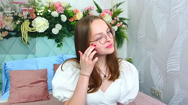 MadisonSmitt online show from November 2025 05:06:02 AM