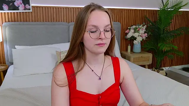 Snapshot of MadisonSmitt chatting on June 2026 05:13:01 AM MadisonSmitt online show from June 2026 05:13:01 AM