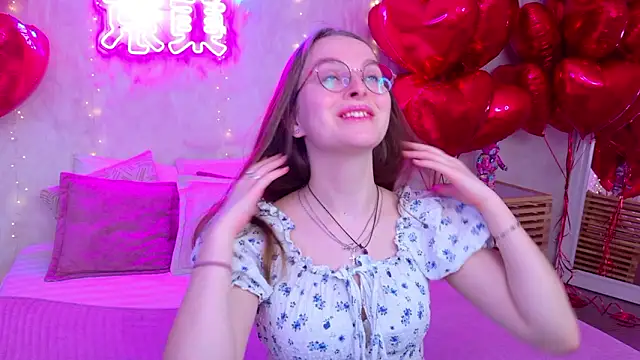 MadisonSmitt online show from February 2026 05:04:02 AM