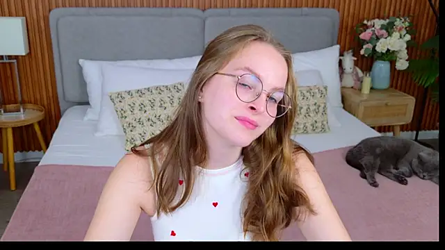 Snapshot of MadisonSmitt chatting on November 2025 05:11:02 AM MadisonSmitt online show from November 2025 05:11:02 AM