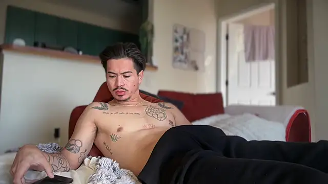 nudecouple100 online show from December 2025 05:25:01 PM