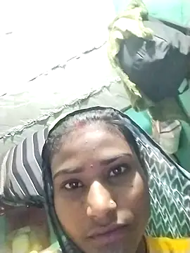 Big Lovexx online show from April 2026 10:37:02 PM